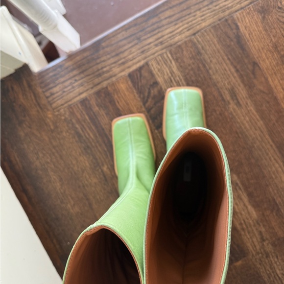 Buttery soft miista boots in green leather new in box size 38 - Picture 6 of 7
